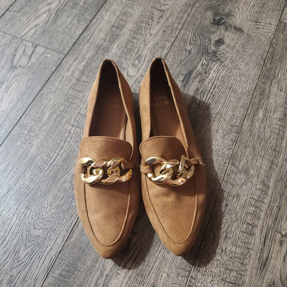 Madden NYC- Chic Tan Loafers with Gold Chain Detail - Picture 3 of 15